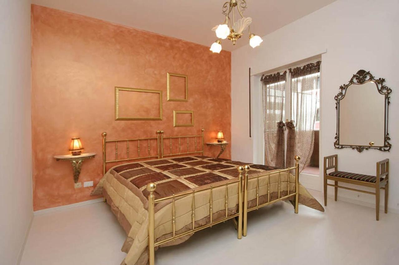 Cozy Flat In Trastevere Rome Bagian luar foto